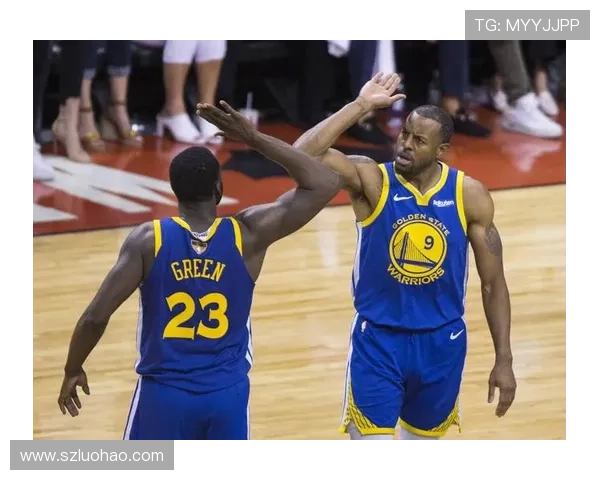 张佳玮分析勇士失去吉米后轮换混乱副持球缺失影响球队进攻体系